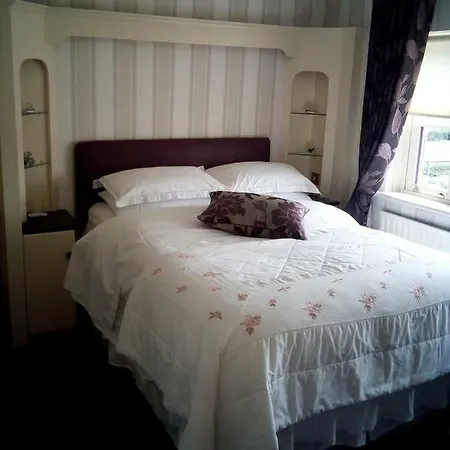 Rosemount Bed & Breakfast 4*